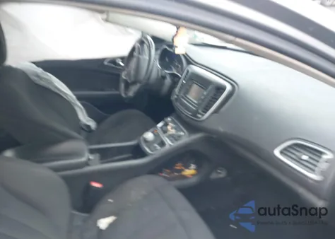 2015 Chrysler 200 Limited z USA, uszkodzony, nr VIN 1C3CCCAB0FN703149